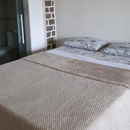 Guest House Flor De Laranjeira São Pedro da Aldeia Szoba fotó